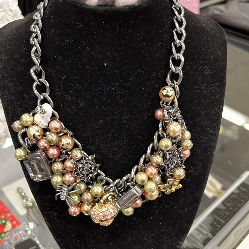 Flash sale Betsey Johnson skull statement necklace